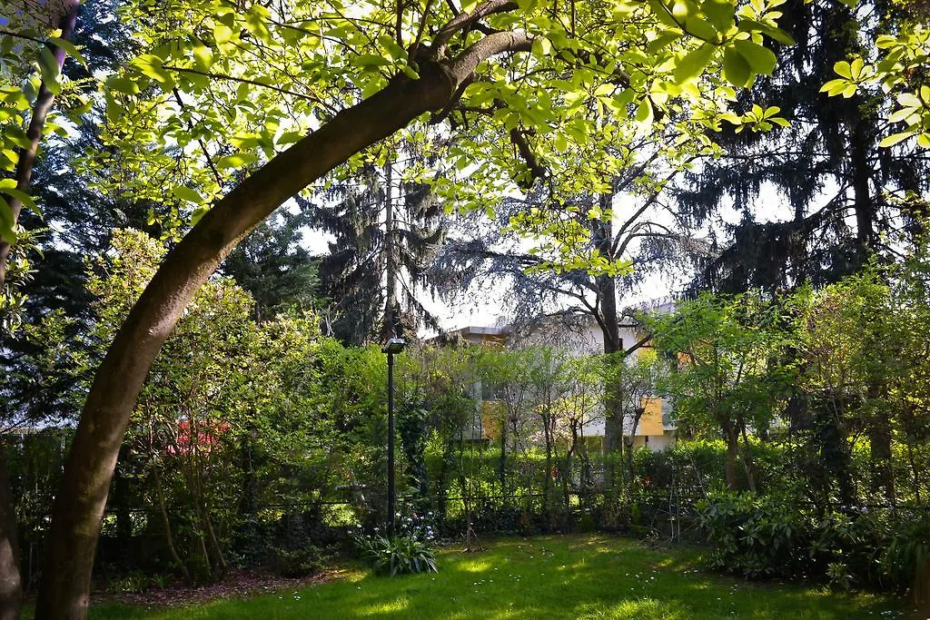 Alla Dimora Dei Cedri Bed and Breakfast San Donato Milanese Bed & Breakfast