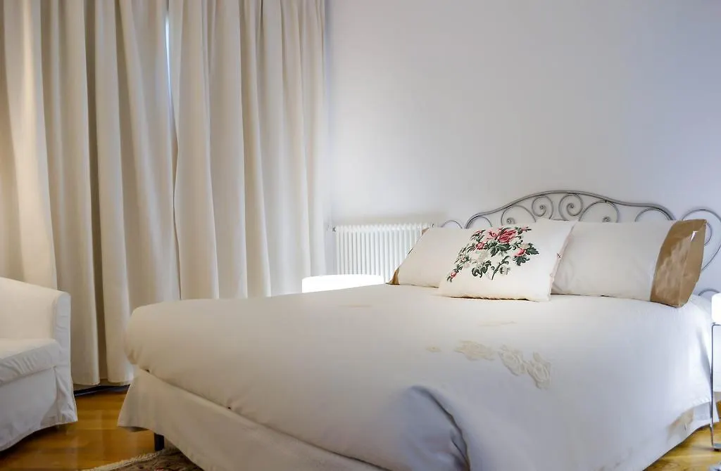 Alla Dimora Dei Cedri Bed & Breakfast San Donato Milanese
